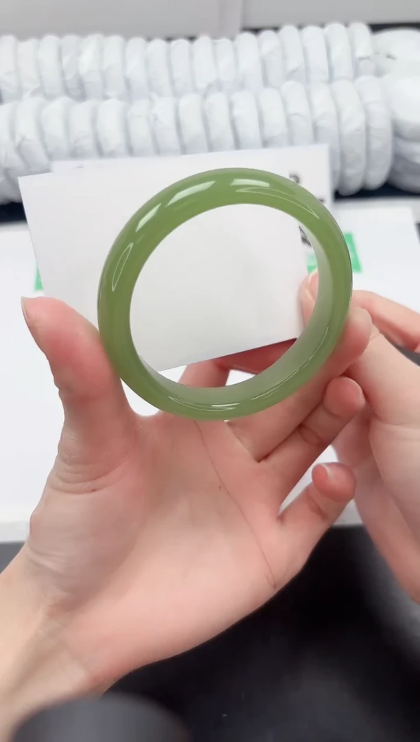 【闪购商品】石英质玉手镯未镶嵌42-59.5