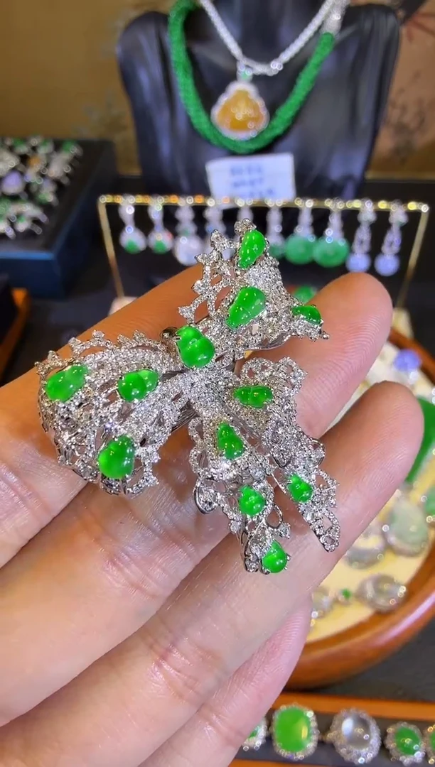 【闪购商品】翡翠戒指18K金镶嵌满绿起光葫芦戒指胸针吊坠三用