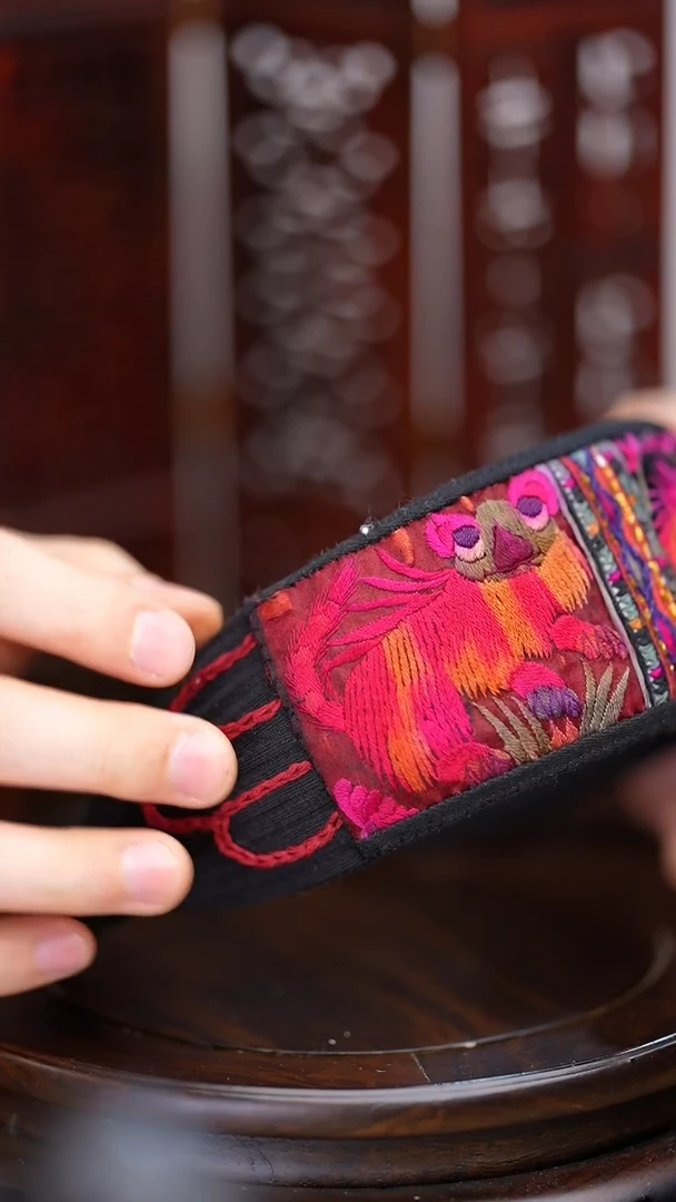 【闪购商品】刺绣黔东南苗族刺绣A9409