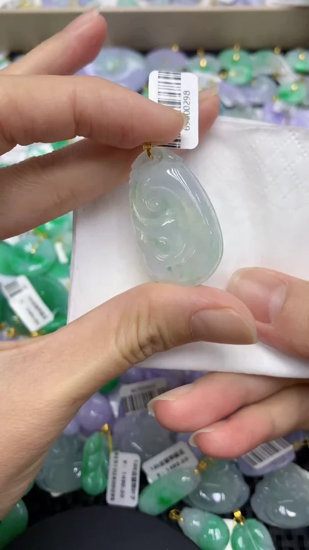 颈饰18K金镶嵌翡翠天然缅甸翡翠A货