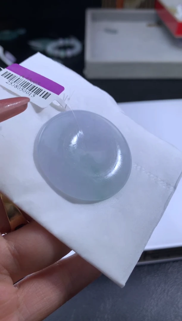 未镶嵌定制翡翠勇**宝翡翠