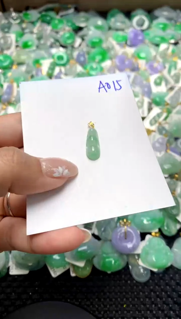 【闪购商品】翡翠颈饰18K金镶嵌1111111111111111111