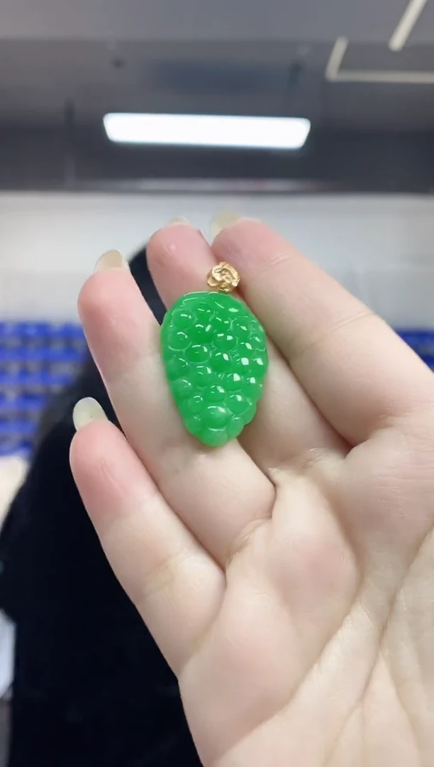 【闪购商品】翡翠吊坠(不含链)未镶嵌多样性发其一颜色微差