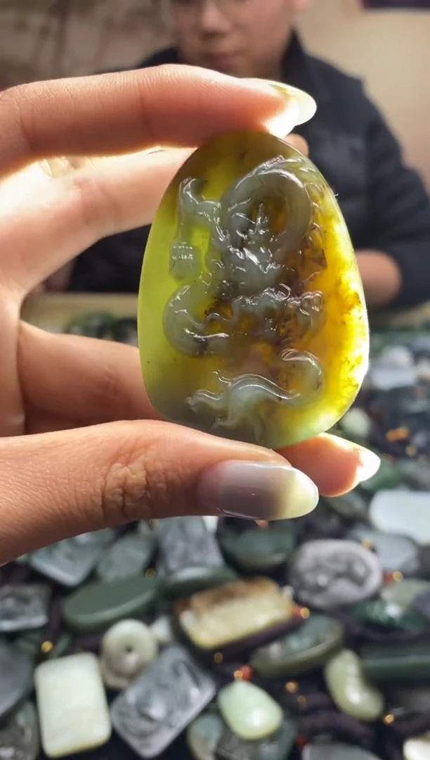 颈饰未镶嵌和田玉1