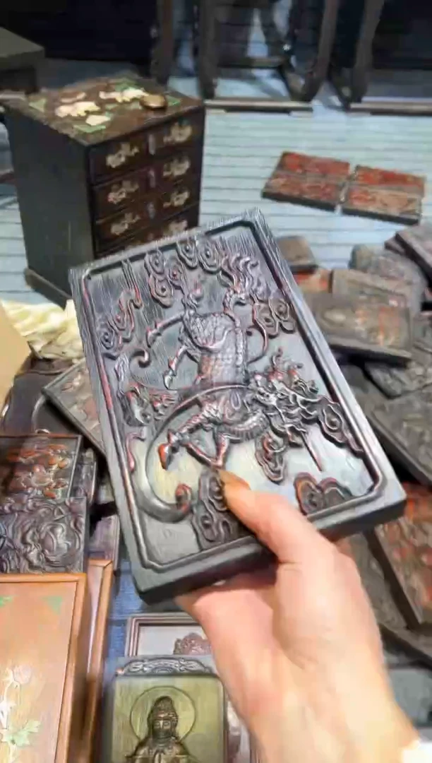 木紫檀雕刻一物一拍