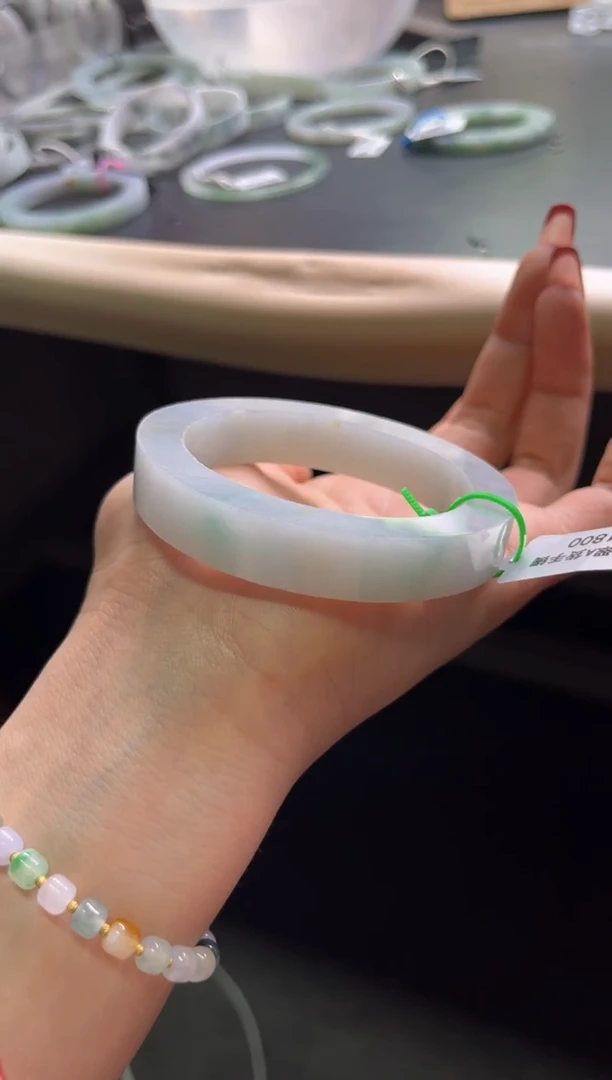 未镶嵌手镯定制翡翠胶润带绿54-58贵妃「定制不退不换」