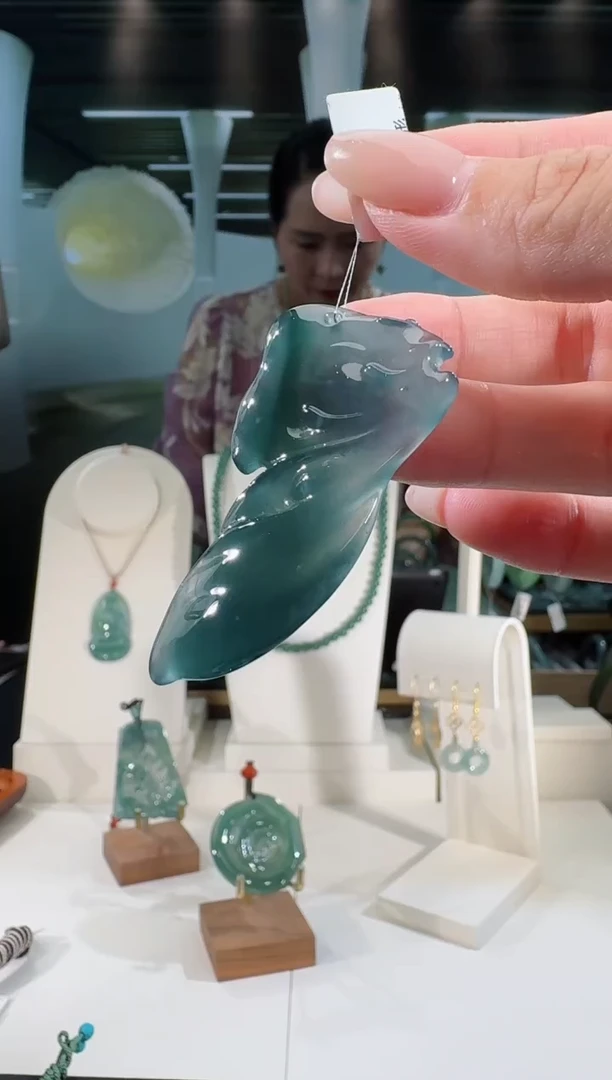 翡翠未镶嵌吊坠(不含链)形意