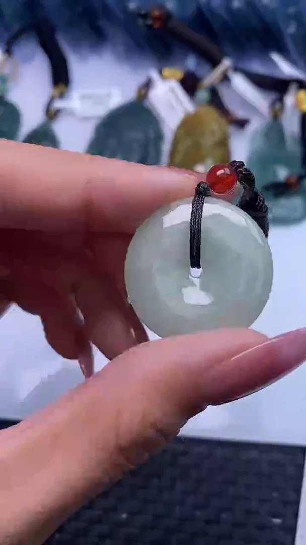 翡翠未镶嵌颈饰 2372