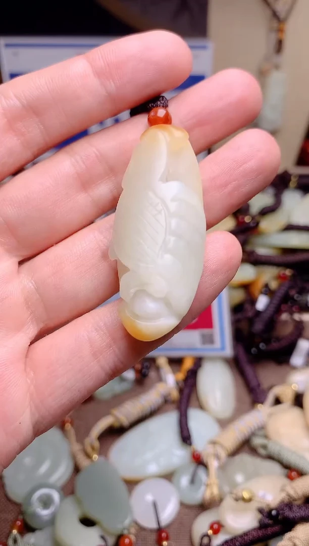 和田玉未镶嵌颈饰1