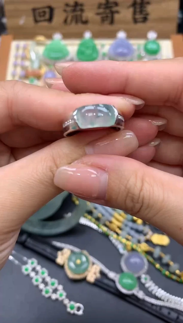 【闪购商品】翡翠戒指18K金镶嵌167-中国好珍宝