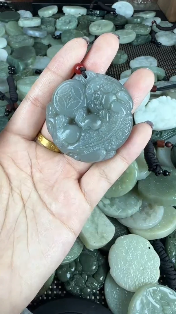 颈饰未镶嵌和田玉1