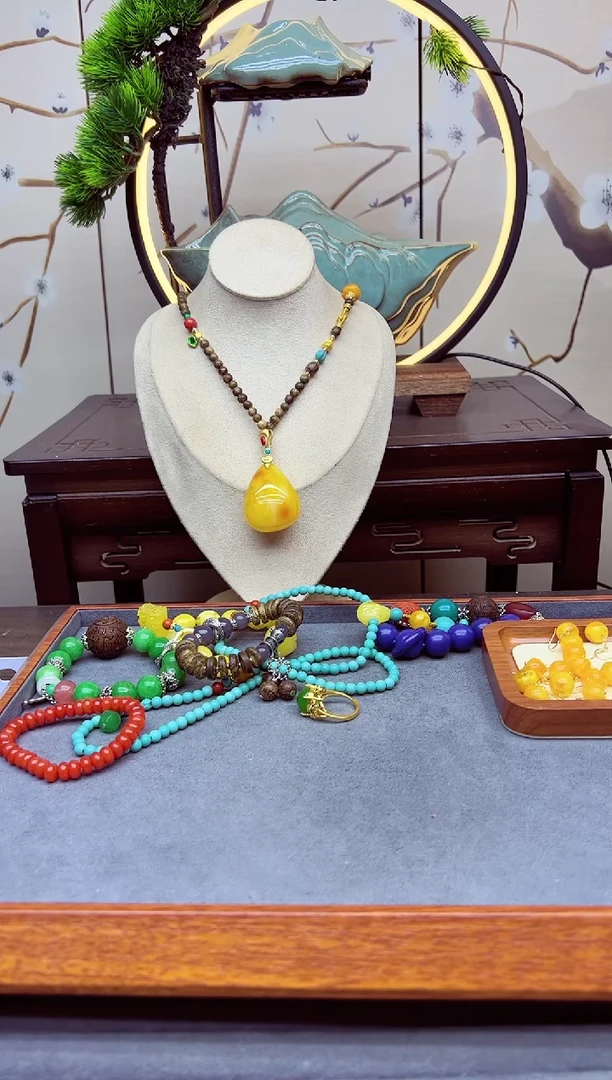 【闪购商品】蜜蜡颈饰14K金镶嵌x15````