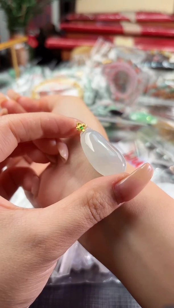 翡翠未镶嵌颈饰100717026