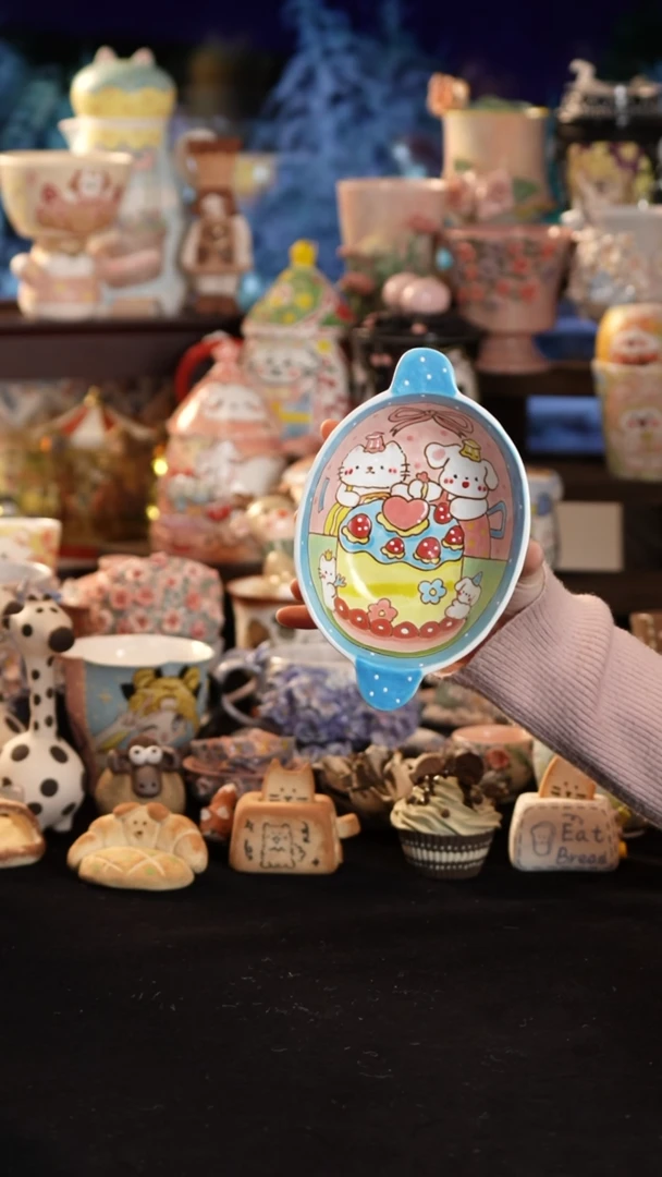 摆件陶景德镇釉下彩手绘设计师款陶瓷