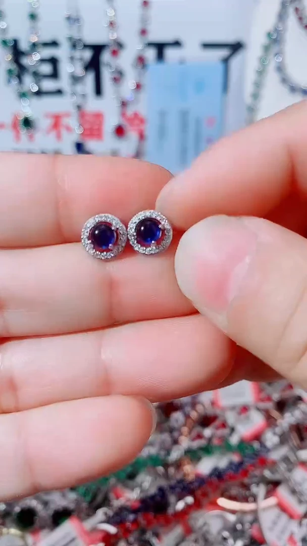 耳饰蓝宝石未镶嵌