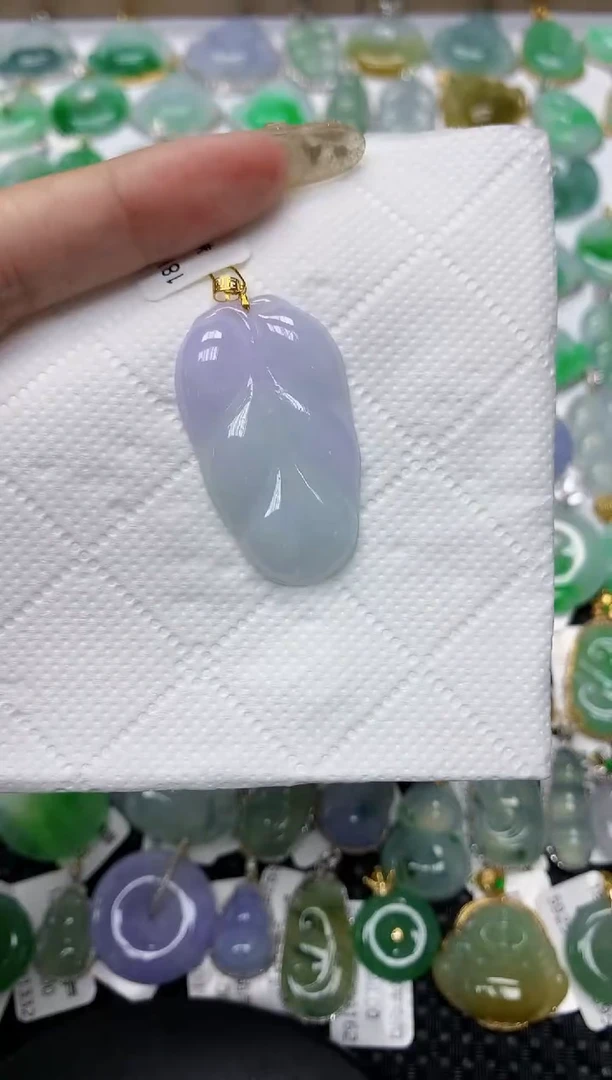 翡翠18K金镶嵌颈饰1111111111