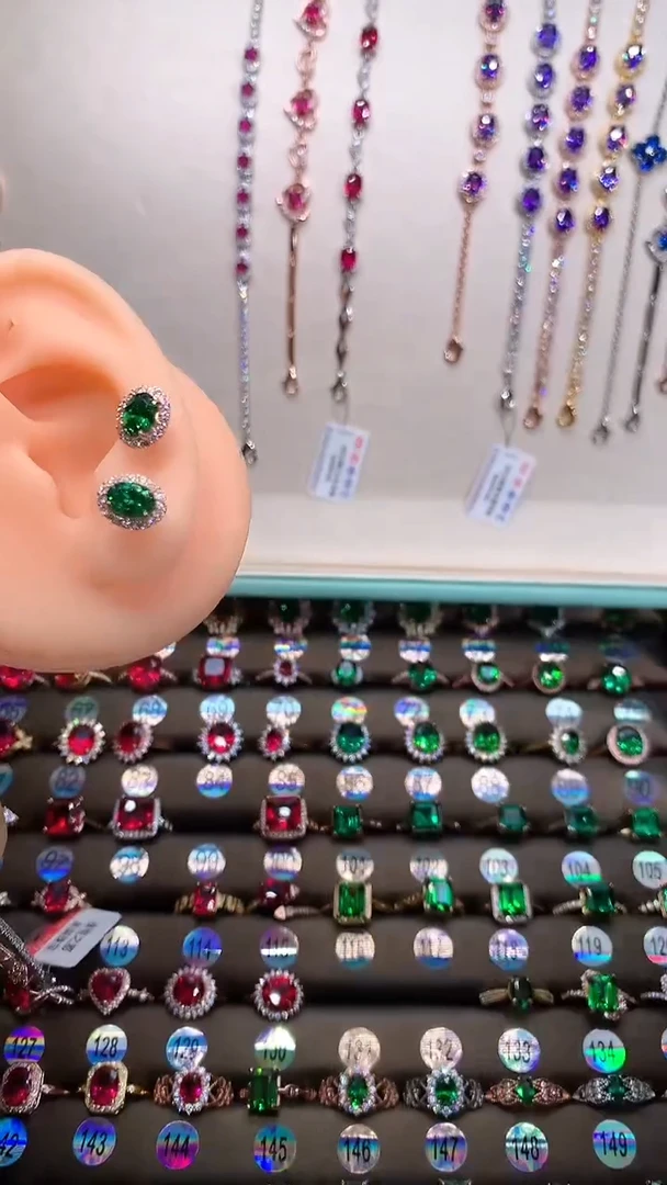 【闪购商品】透辉石耳饰银S925镶嵌玫瑰金5.7