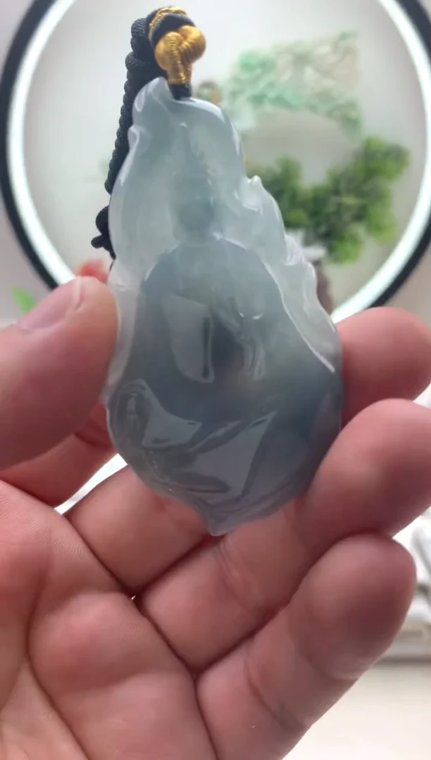 颈饰未镶嵌翡翠素衣观音
