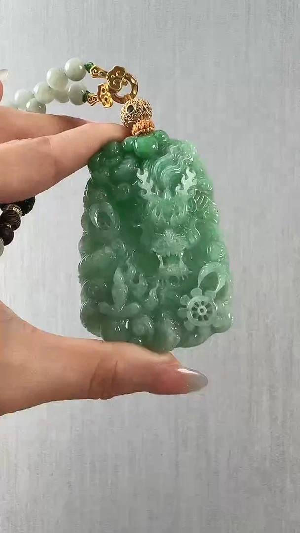 颈饰未镶嵌翡翠龙