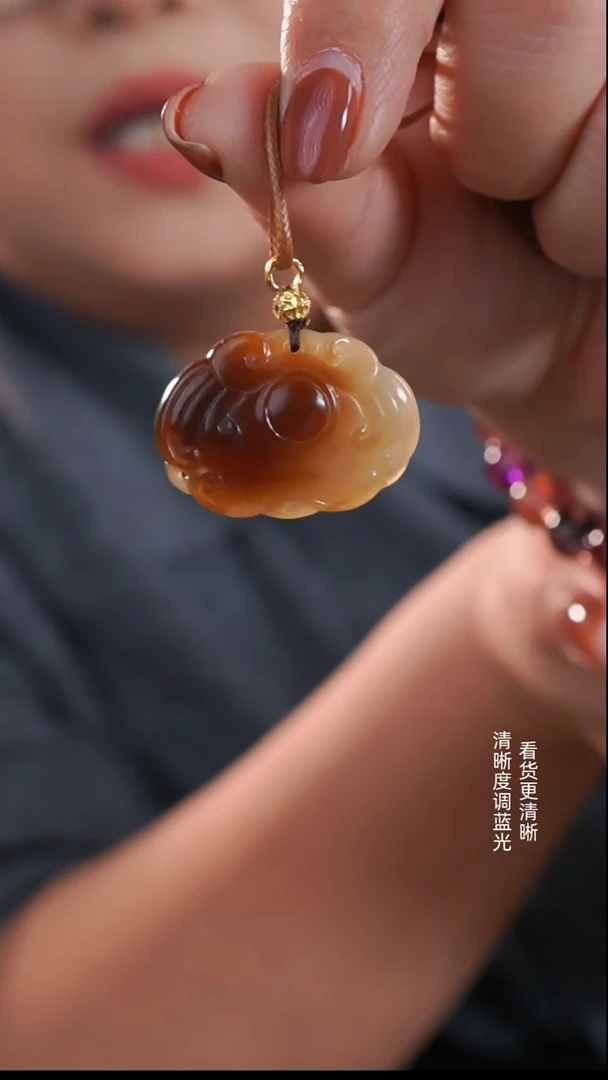颈饰未镶嵌和田玉糖玉吊坠