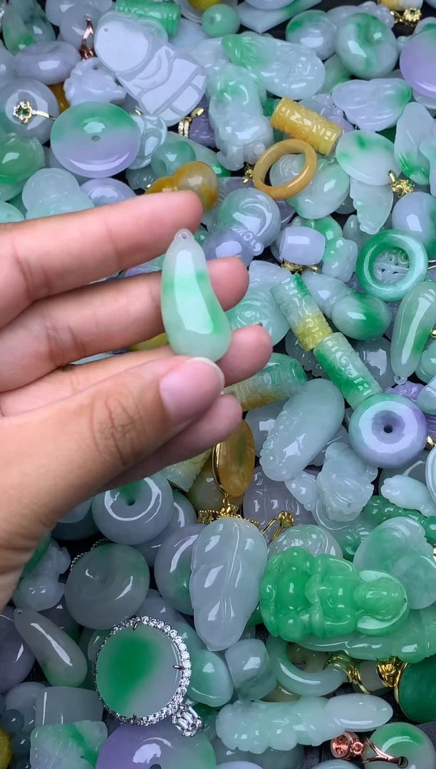 翡翠未镶嵌颈饰天然缅甸翡翠吊坠