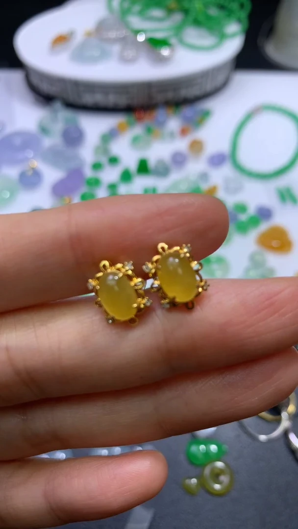 18K金镶嵌定制翡翠18K金镶嵌 定制翡翠