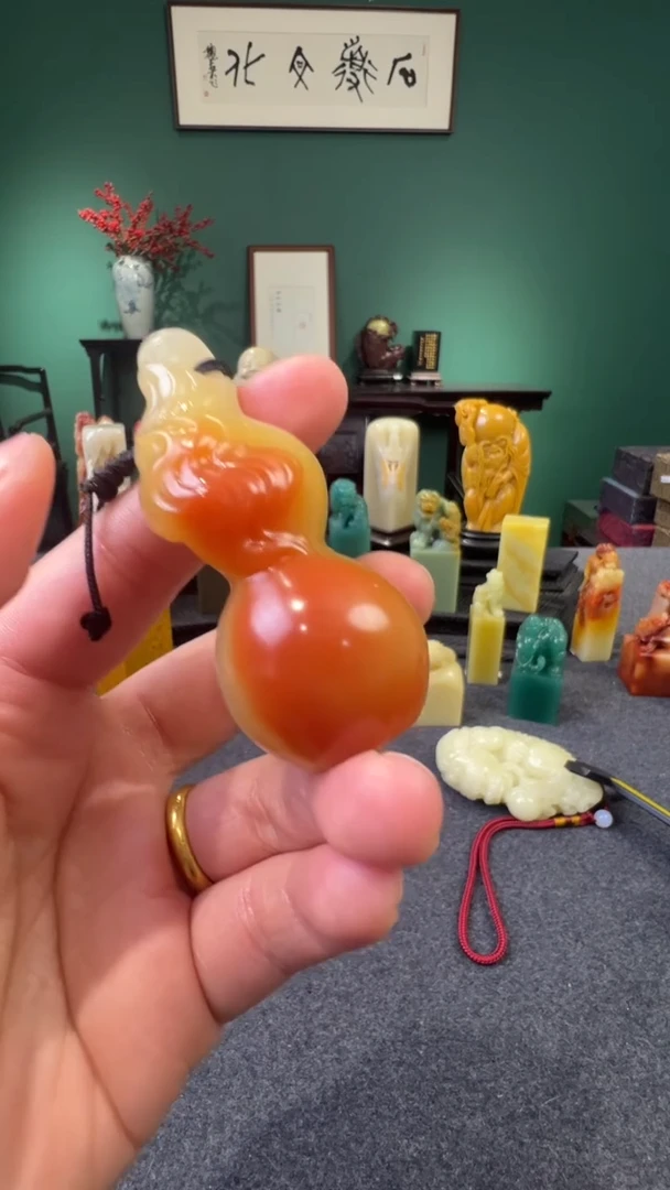 【闪购商品】老挝石三彩葫芦雕钮