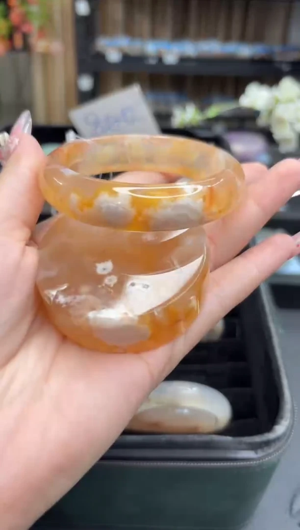 未镶嵌手镯石英质玉44(58圈赠送镯心)