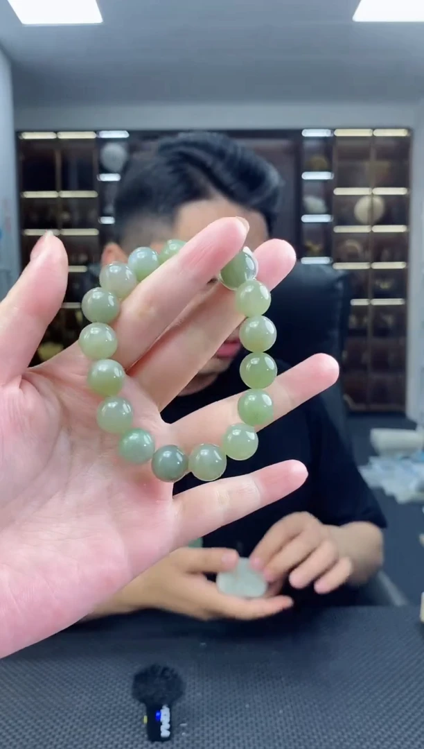 和田玉未镶嵌颈饰圆珠卡12手串清货1