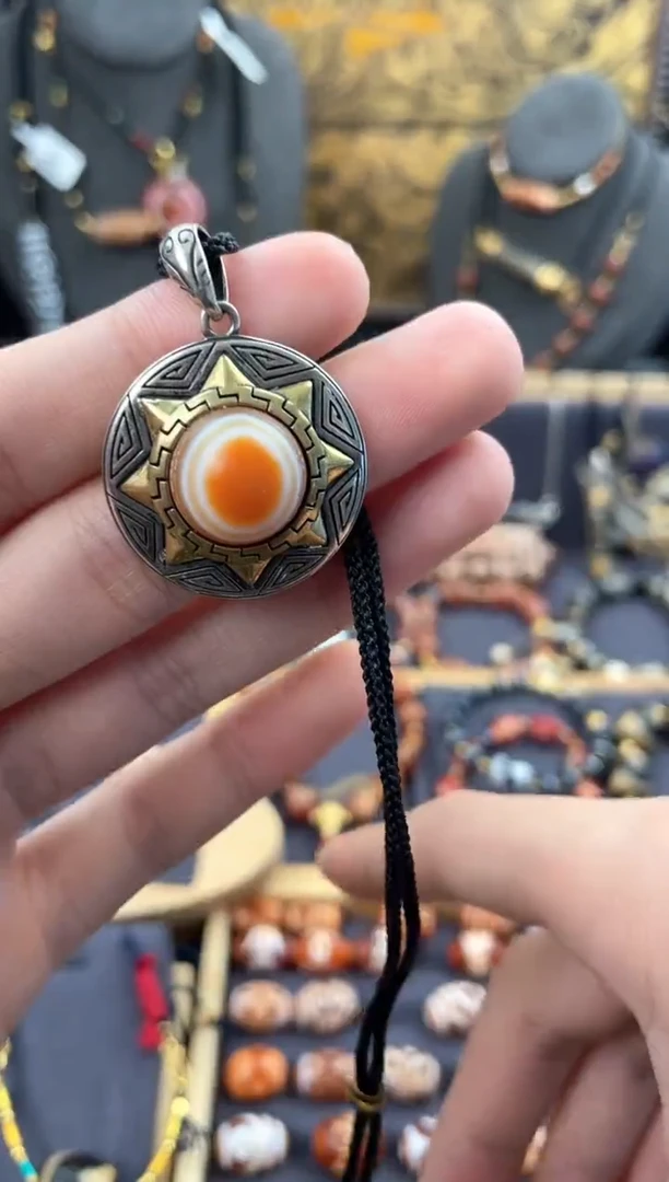 【闪购商品】玛瑙/玉髓颈饰银S925镶嵌高品羊板眼手链