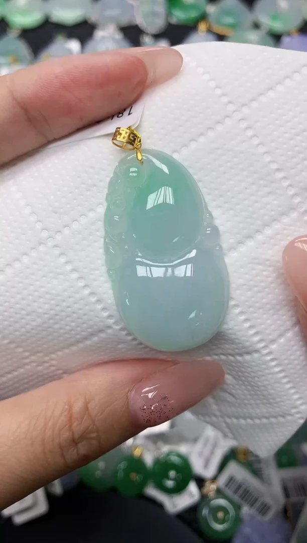 颈饰18K金镶嵌翡翠1111111111