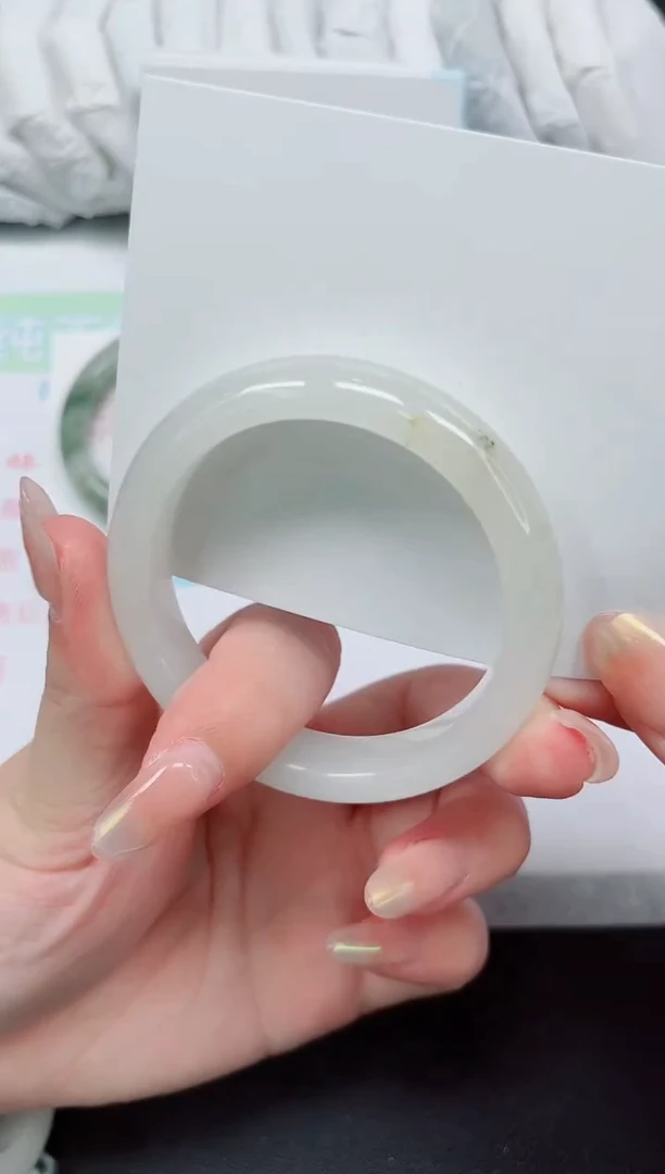 【闪购商品】石英质玉手镯未镶嵌107