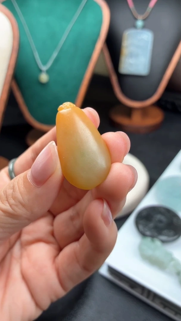 颈饰未镶嵌翡翠天然翡翠A货