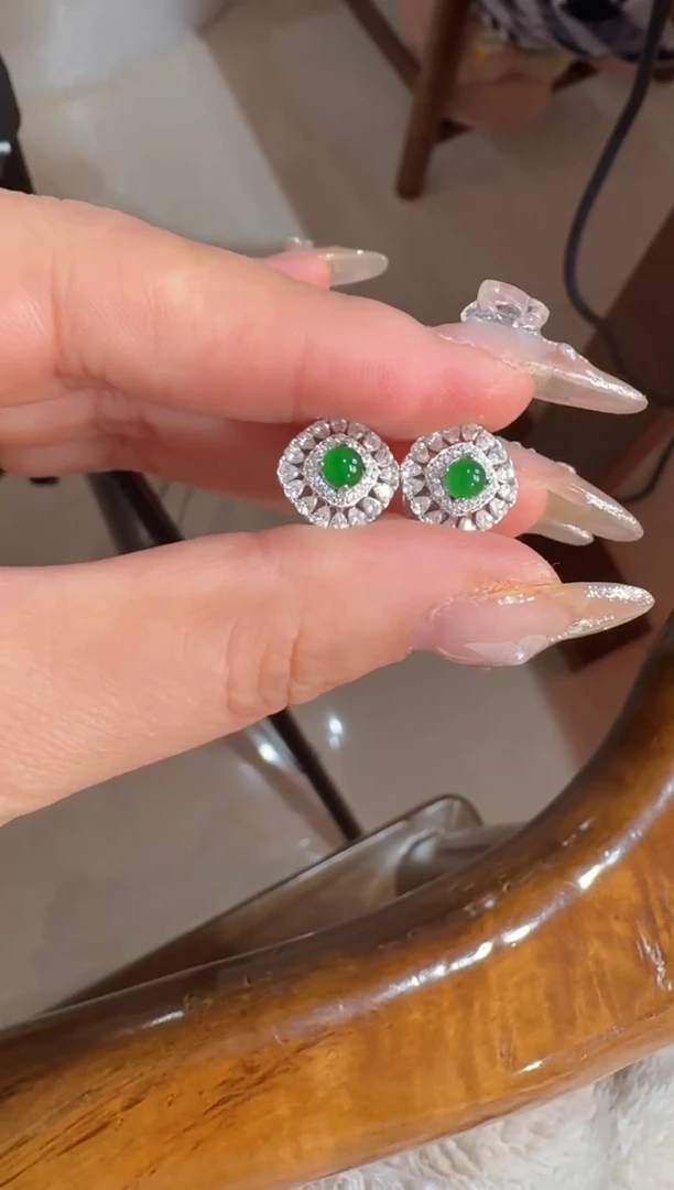 【闪购商品】翡翠耳饰银S925镶嵌天然A货翡翠耳钉