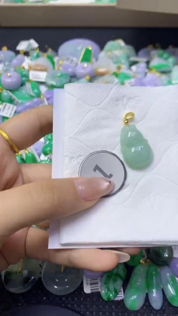 颈饰未镶嵌翡翠天然缅甸翡翠A货