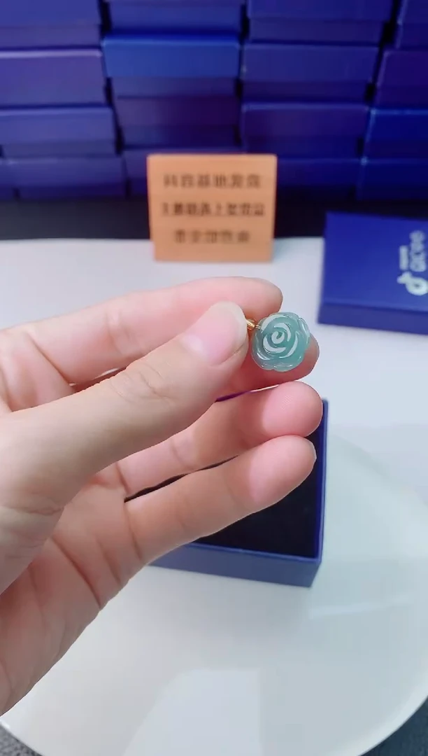 翡翠未镶嵌颈饰1111111111