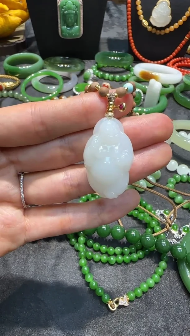 颈饰未镶嵌和田玉1