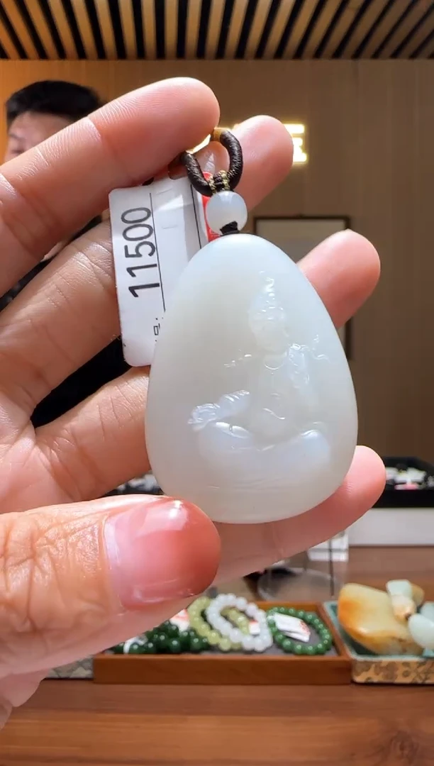 颈饰未镶嵌和田玉1