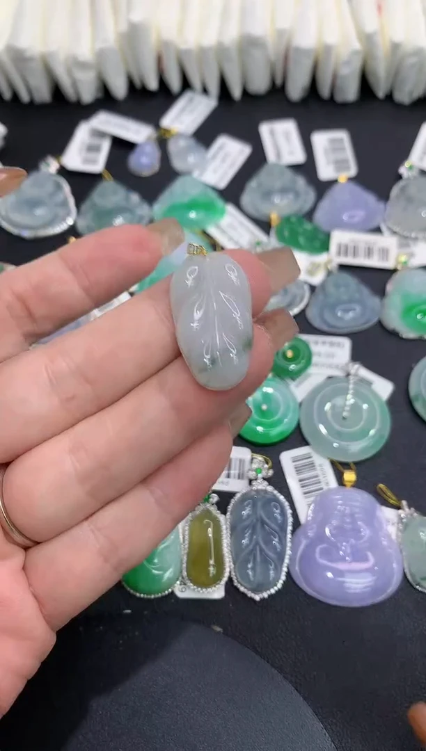 吊坠(不含链)18K金镶嵌翡翠111