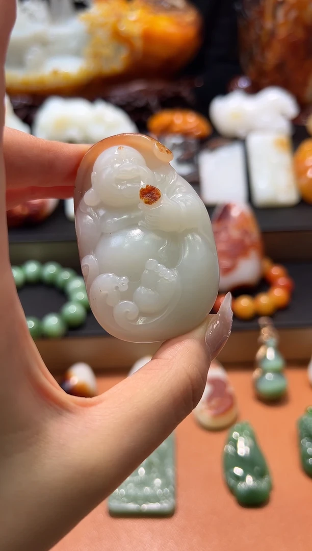 未镶嵌和田玉把件古*月和田玉