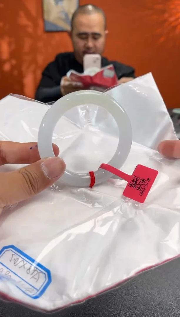 未镶嵌手镯翡翠3    54