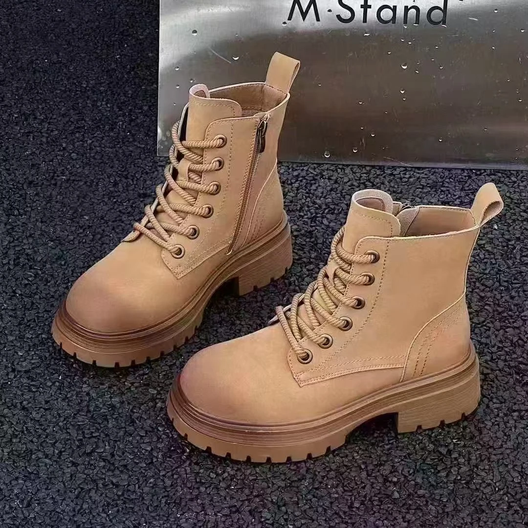 【她小曼推荐】爆款马丁靴女款英伦风厚底透气靴增高炸街短靴