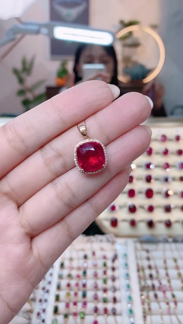 【闪购商品】碧玺18K金吊坠18K金镶嵌1