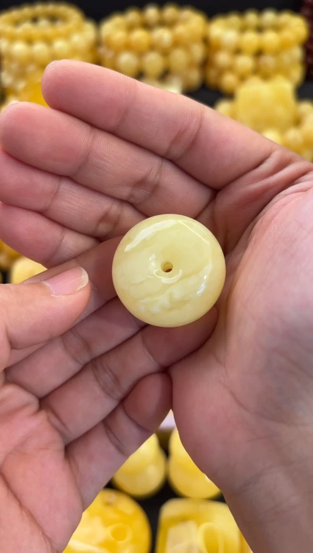 蜜蜡颈饰未镶嵌焦皮料白花满蜡平安扣