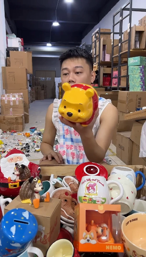 瓷片维尼猪猪存钱罐