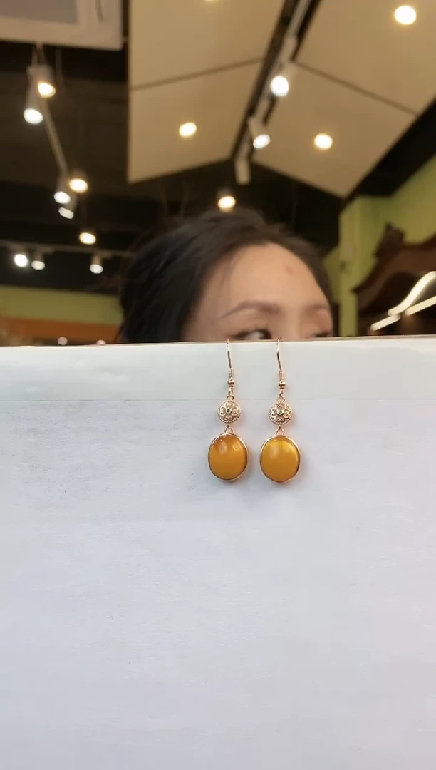 【闪购商品】琥珀耳饰银S925镶嵌多样性发一