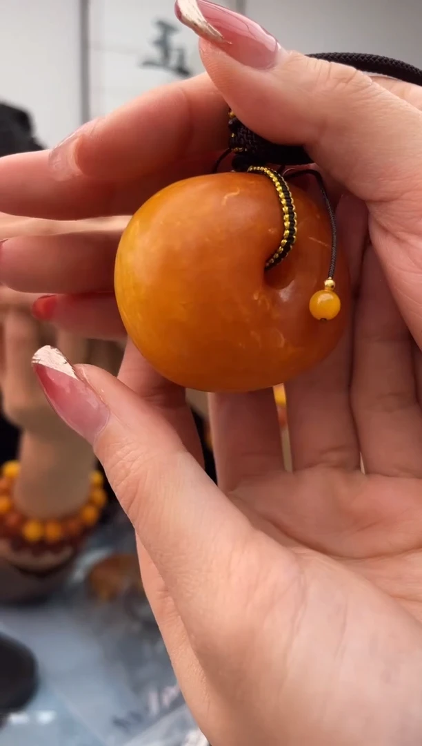 【闪购商品】蜜蜡珠宝奇石未镶嵌配绳，假一罚十042