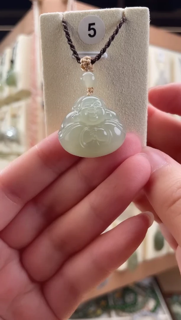 和田玉未镶嵌颈饰抱抱佛