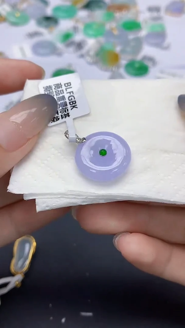 翡翠18K金镶嵌颈饰天然缅甸a货翡翠