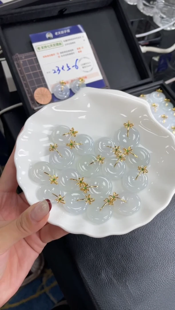 【闪购商品】翡翠挂件18K金镶嵌平安扣FL13配绳/多样性发其一ZBCP